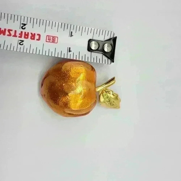 VTG Apple Pin BROOCH Enamel Gold Tone Teachers Gift - Picture 7 of 9